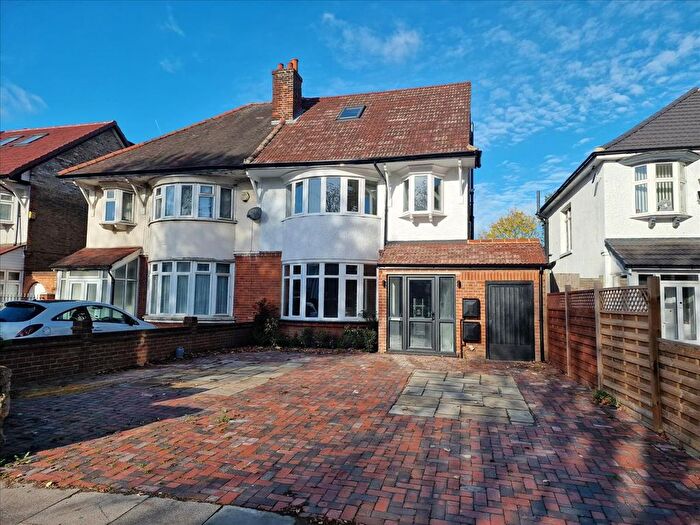 5 Bedroom Semi Detached House For Sale In Beckenham Hill Road, London, SE6