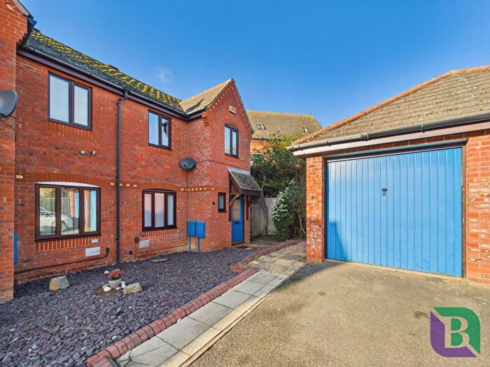 3 Bedroom Semi Detached House For Sale In Penmon Close, Monkston, MK10