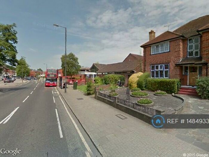 3 Bedroom Flat To Rent In Pinner, London, HA5