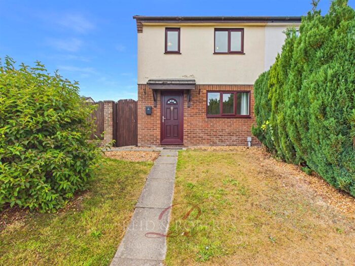 2 Bedroom Semi-Detached House For Sale In Bryn Felin, Pentre Halkyn, Holywell, CH8