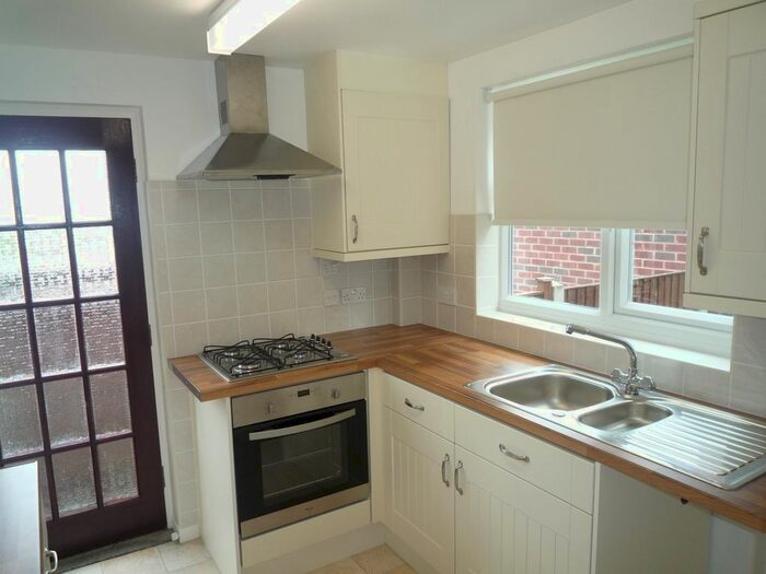 3 Bedroom Semi-Detached House To Rent In Greenland Crescent, Chilwell, NG9