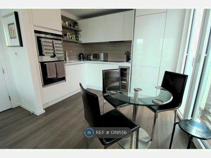 2 Bedroom Flat To Rent In Aurora Apartments, London SW18