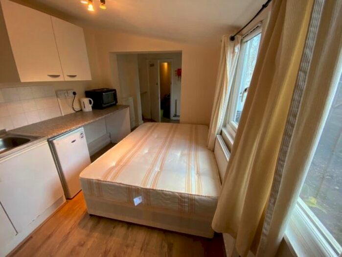 1 Bedroom Property To Rent In Belgrade Road, London, N16