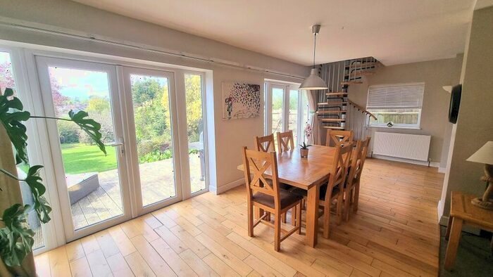 4 Bedroom Detached House For Sale In Gravelye Lane, Lindfield, RH16
