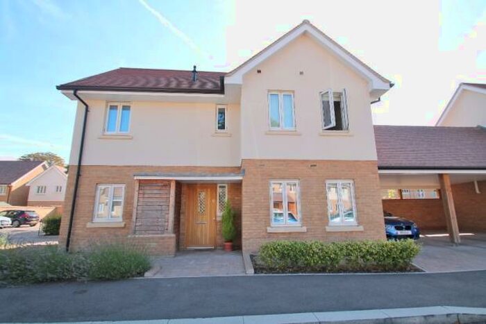 1 Bedroom Flat To Rent In New Mossford Way, Ilford, London, IG6