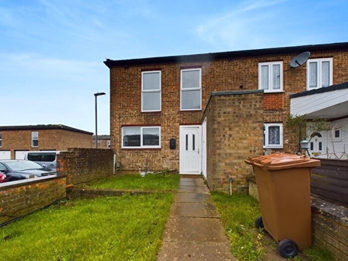 4 Bedroom End Of Terrace House To Rent In Canterbury Way, Stevenage, Hertfordshire, SG1
