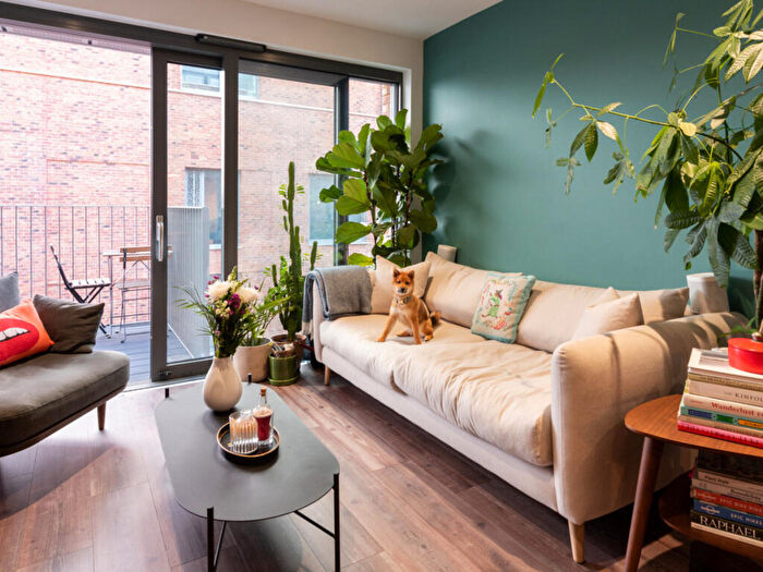 1 Bedroom Apartment For Sale In Wallis Road, London, E9