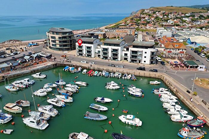 2 Bedroom Flat For Sale In West Bay, DT6