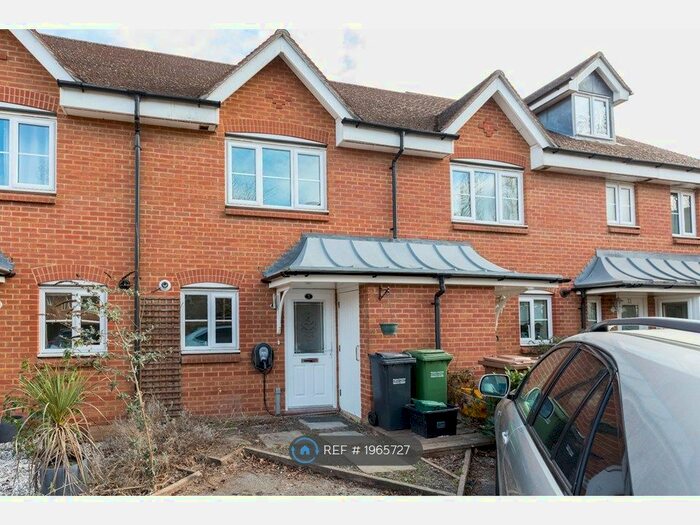 2 Bedroom Terraced House To Rent In Kingsfield Way, Redhill, RH1