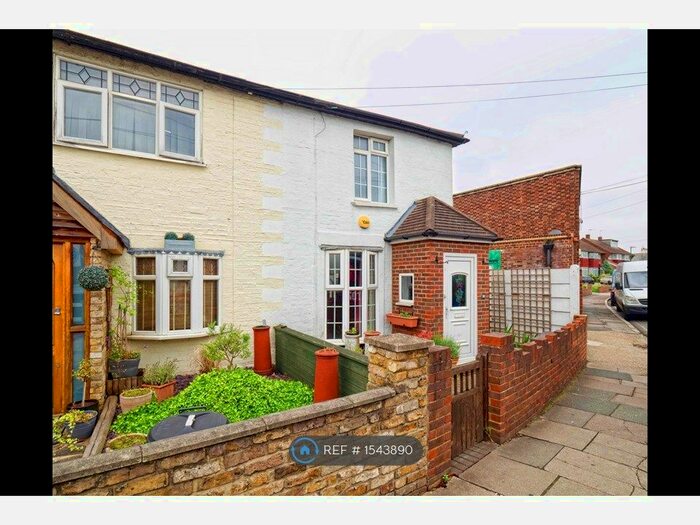 2 Bedroom End Of Terrace House To Rent In Nelson Road, Twickenham, TW2