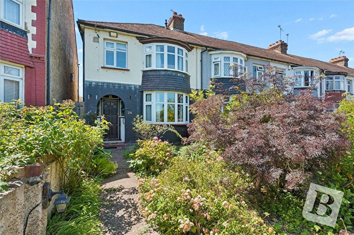 3 Bedroom End Of Terrace House For Sale In Rochester Road, Gravesend, Kent, DA12
