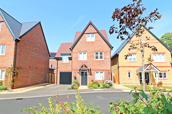 4 Bedroom Detached House For Sale In Roman Way, Beckenham, BR3