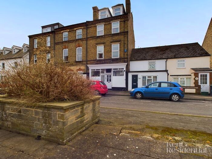 1 Bedroom Flat To Rent In High Street, Snodland, ME6