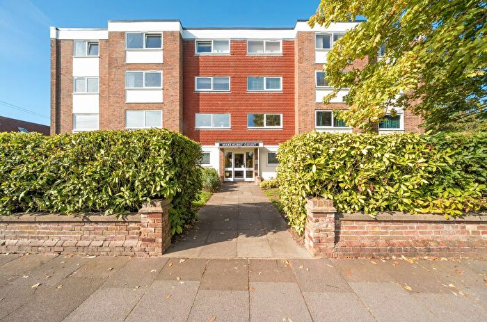 2 Bedroom Flat To Rent In St. Georges Road, Worthing, West Sussex, BN11