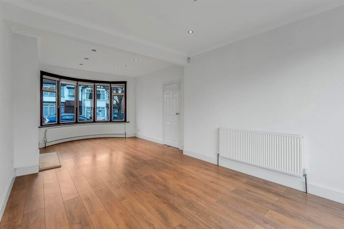 3 Bedroom Terraced House To Rent In Albert Avenue, Chingford, E4