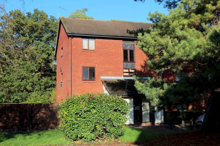 1 Bedroom Flat To Rent In One Bedroom Apartment - Didcot, OX11