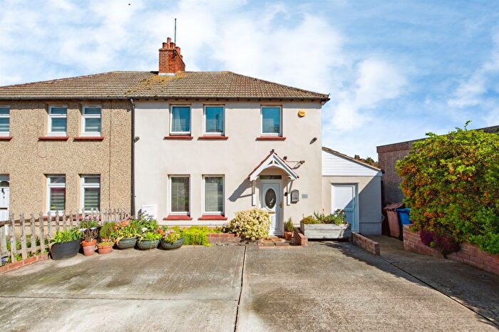 3 Bedroom Semi Detached House For Sale In Meredith Road, Chadwell St Mary, Grays, RM16