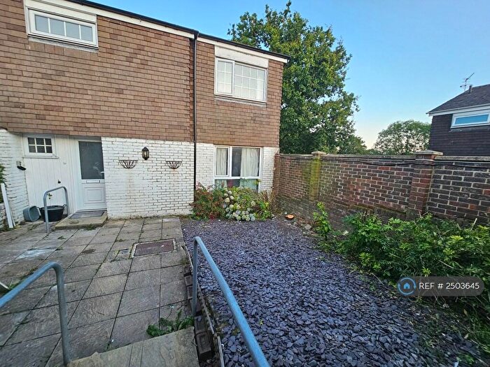3 Bedroom End Of Terrace House To Rent In Caburn Heights, Crawley, RH11