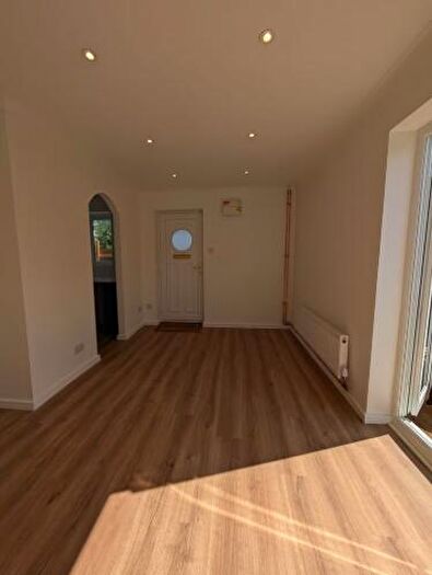 1 Bedroom End Of Terrace House To Rent In Lichfield Road, London, NW2