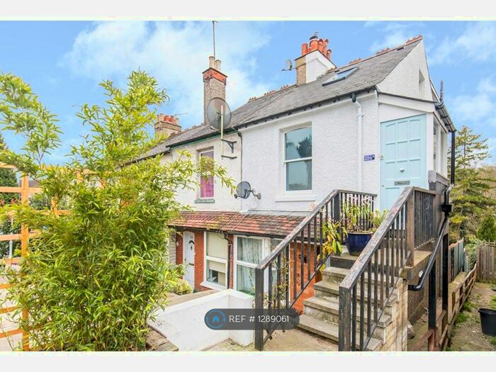 2 Bedroom Maisonette To Rent In Godstone Road, Whyteleafe CR3