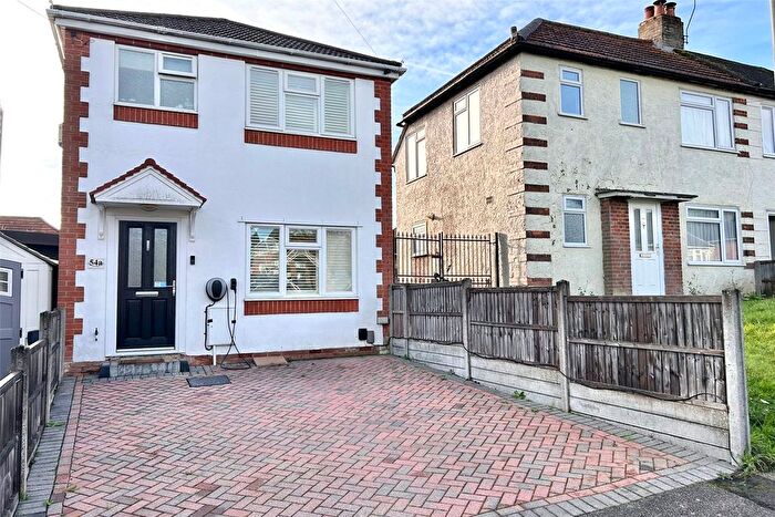 2 Bedroom Detached House For Sale In Connaught Road, Aldershot, Hampshire, GU12
