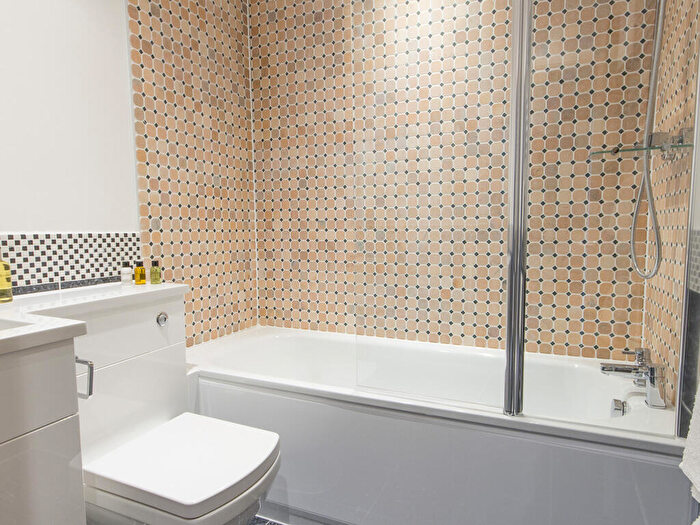 1 Bedroom Apartment To Rent In Flat Durnford Street, PL1