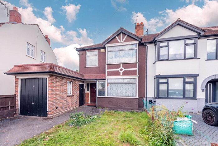3 Bedroom End Of Terrace House For Sale In The Drive, Morden, SM4