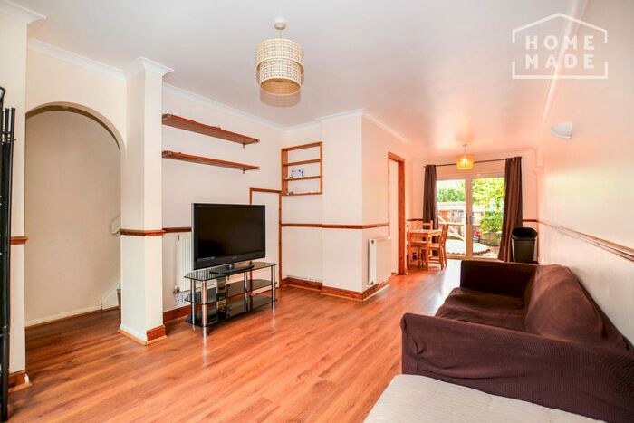 3 Bedroom Terraced House To Rent In Mills Grove, Poplar, E14