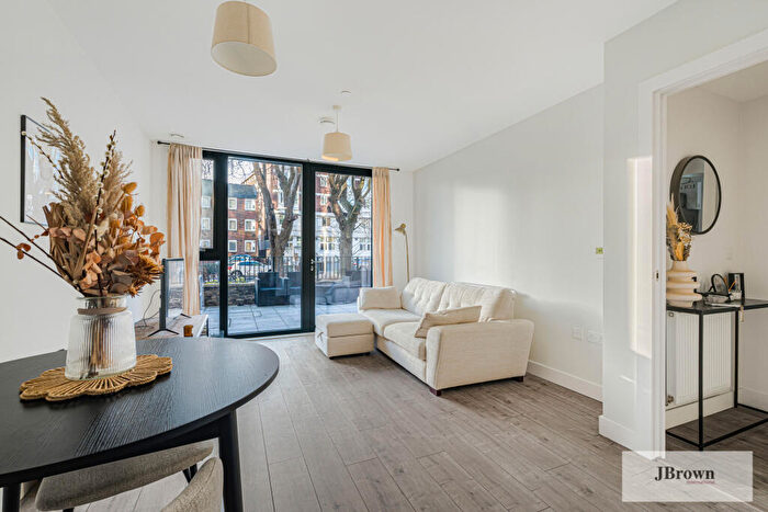 1 Bedroom Apartment For Sale In Willowbrook House, Coster Avenue, London, Greater London, N4