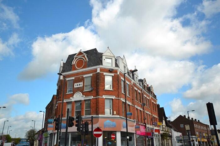 2 Bedroom Apartment To Rent In Exchange Buildings, St. Albans Road, High Barnet, Hertfordshire, EN5