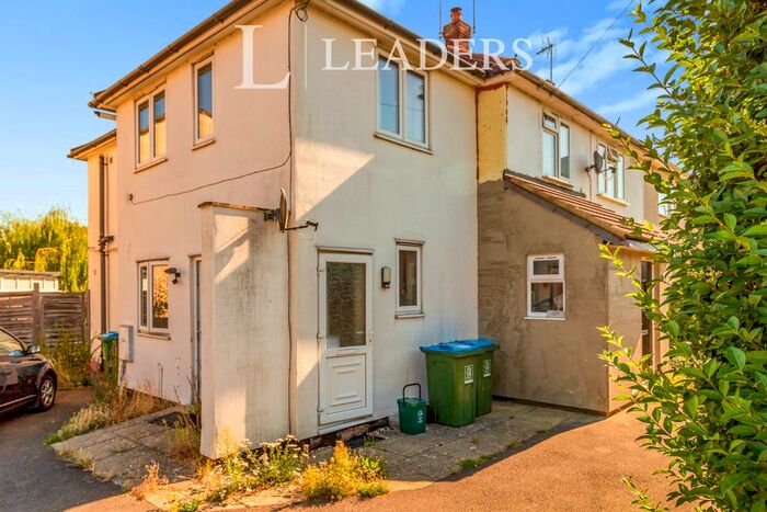 Maisonette To Rent In Churchill Avenue, Aylesbury, HP21