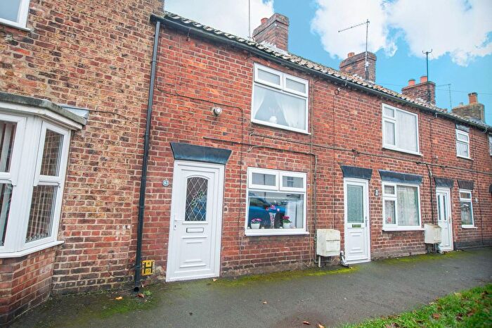 1 Bedroom Terraced House For Sale In Main Street, Cranswick, YO25