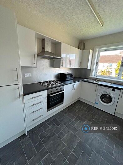 3 Bedroom Flat To Rent In Craigievar Crescent, Aberdeen, AB10