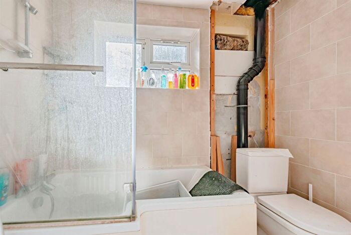 2 Bedroom Terraced House For Sale In Crescent Road, Bletchingley, Redhill, RH1