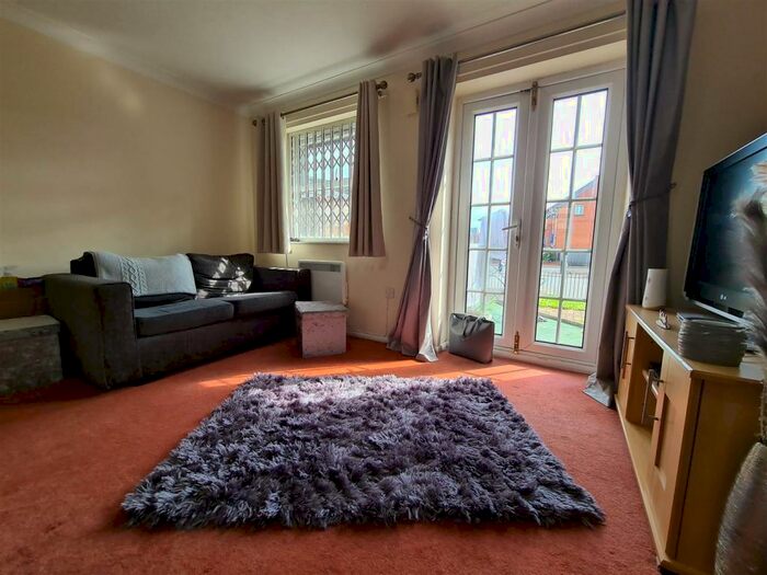 Flat To Rent In Abbeyfields, Peterborough, PE2