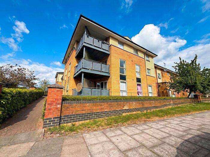 2 Bedroom Flat To Rent In Melling Drive, Enfield, EN1