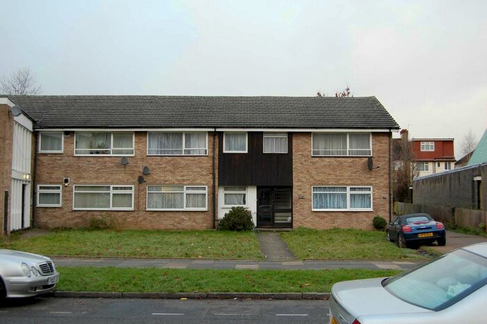 Studio To Rent In Carlton Avenue East, Wembley HA9