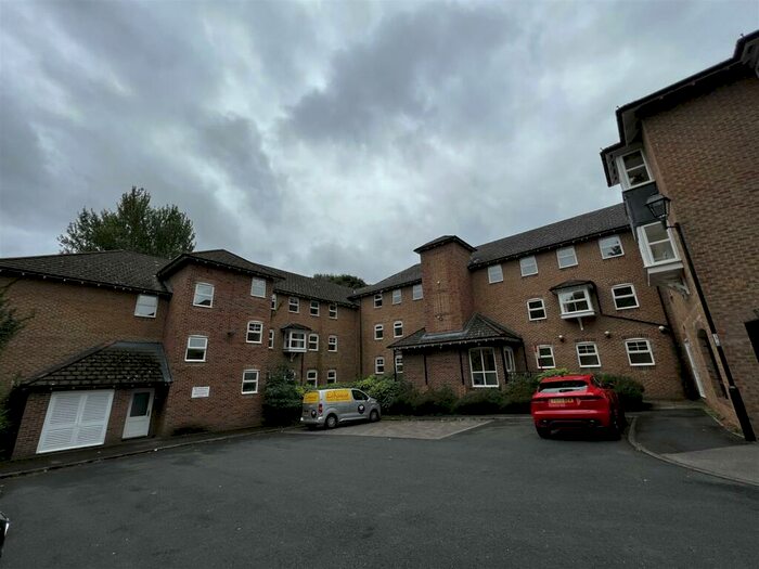 2 Bedroom Apartment To Rent In St. Giles Close, Gilesgate, Durham, DH1