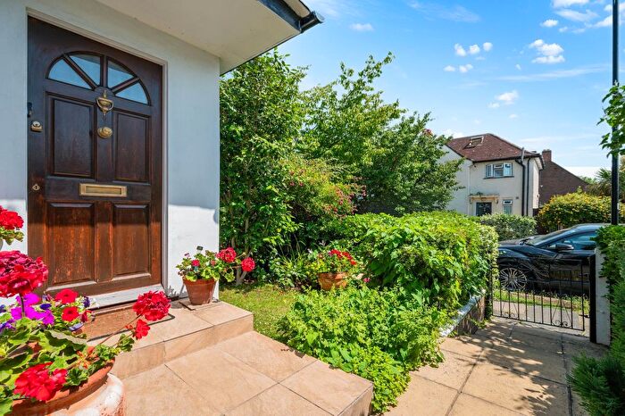 2 Bedroom End Of Terrace House For Sale In Almond Grove, Brentford, TW8