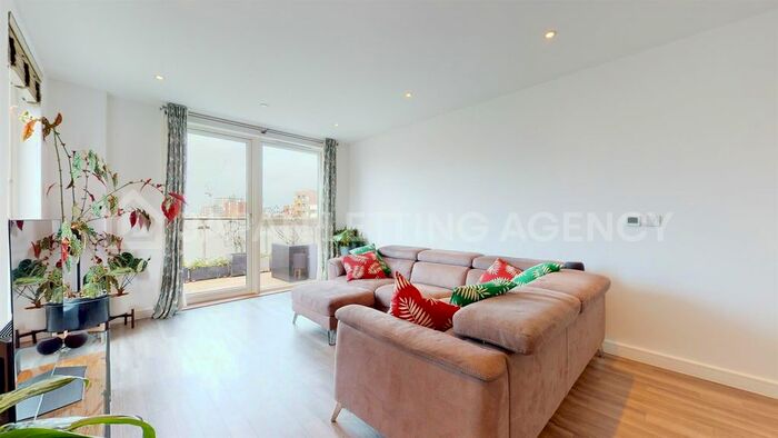 2 Bedroom Flat To Rent In Avenue Road, London, W3