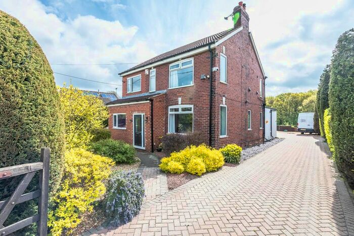 3 Bedroom Detached House For Sale In Wood Lane, Castleford, WF10