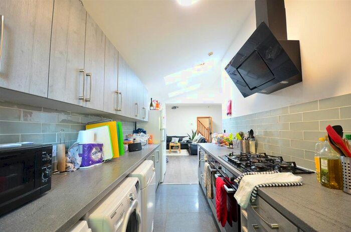 7 Bedroom Terraced House To Rent In Heeley Road, Selly Oak, Birmingham, B29