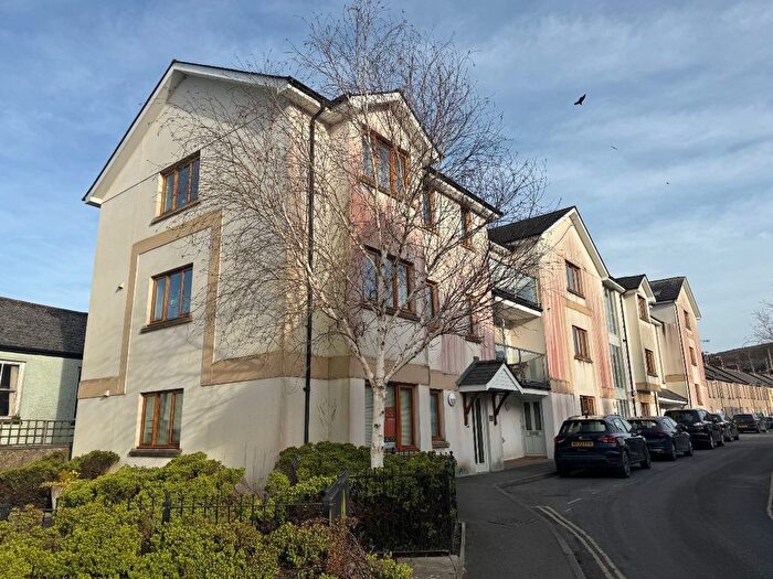 2 Bedroom Flat To Rent In Sparrows Row, Okehampton, Okehampton, EX20