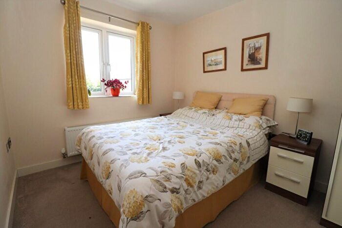 2 Bedroom Detached Bungalow To Rent In Upper St Helens Road, Hedge End, SO30
