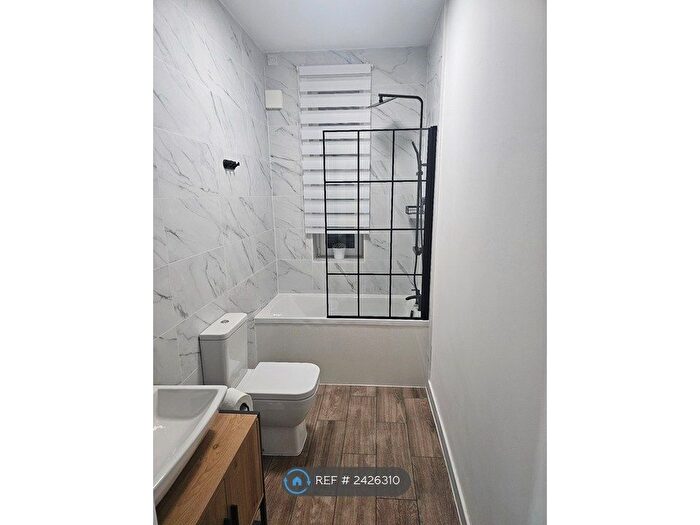 2 Bedroom Flat To Rent In Moncur Crescent, Dundee, DD3