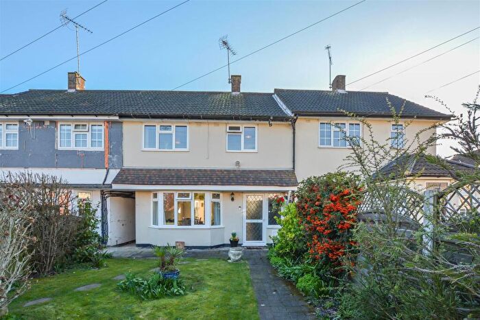 3 Bedroom Terraced House For Sale In Wingfield Close, Brentwood, CM13