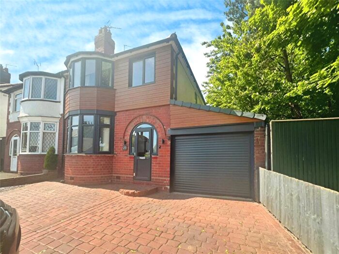 3 Bedroom Semi-Detached House To Rent In Bromsgrove Road, Halesowen, West Midlands, B63