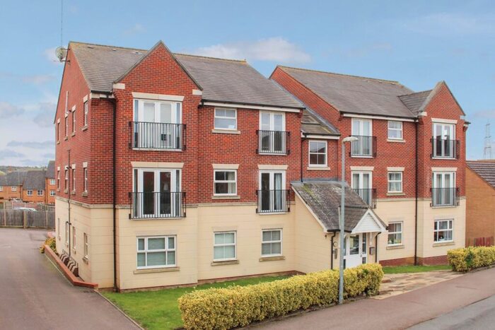 2 Bedroom Flat For Sale In Sandpiper Way, Leighton Buzzard, LU7