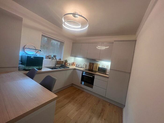 1 Bedroom Maisonette To Rent In Mount Drive, SK6