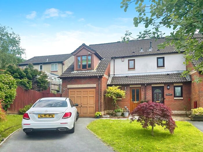 3 Bedroom Semi-Detached House For Sale In Cwrt Emily, Birchgrove, Swansea, SA7